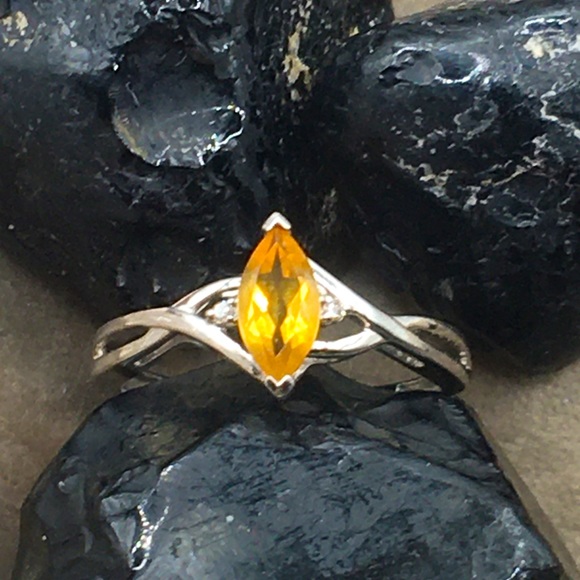 10k white gold citrine ring - Picture 9 of 15